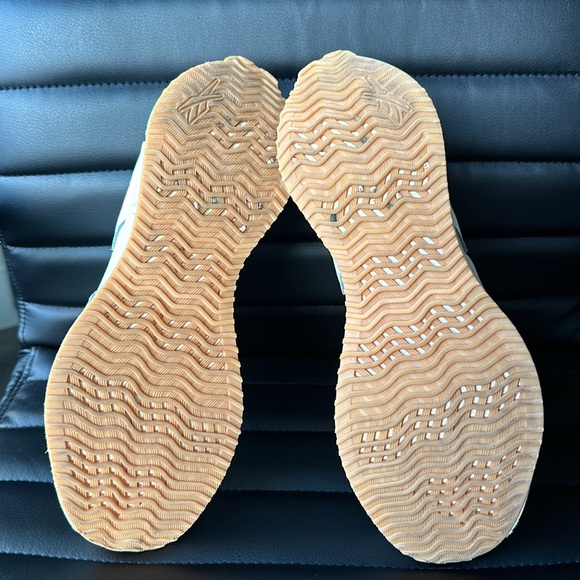 Reeboks - Picture 8 of 9